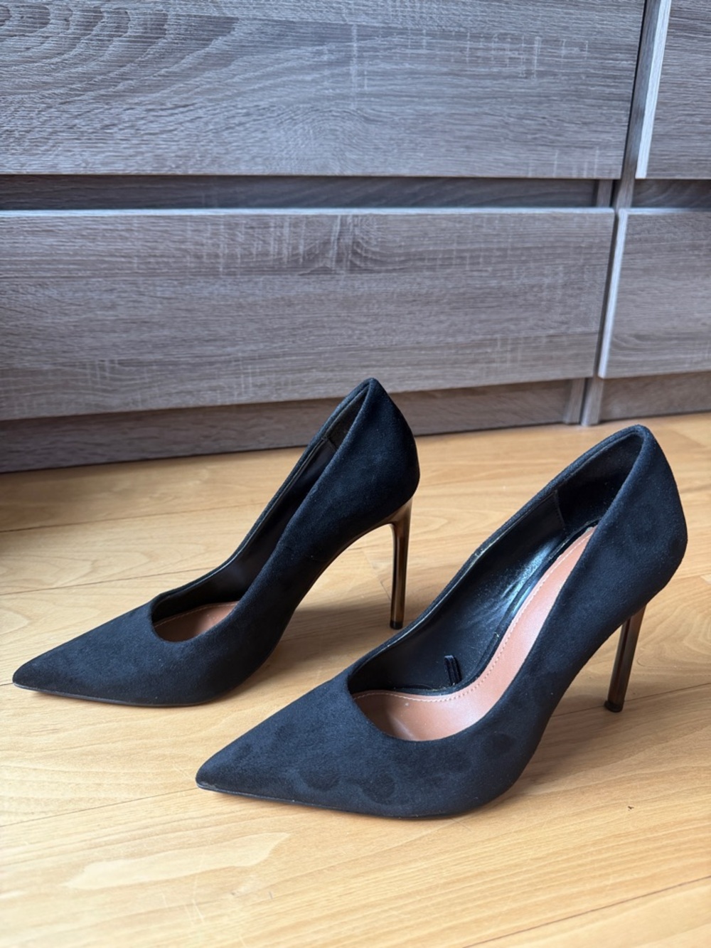 Zara Black Pointed-Toe Suede-Effect Pumps with Tortoise Heel Detail